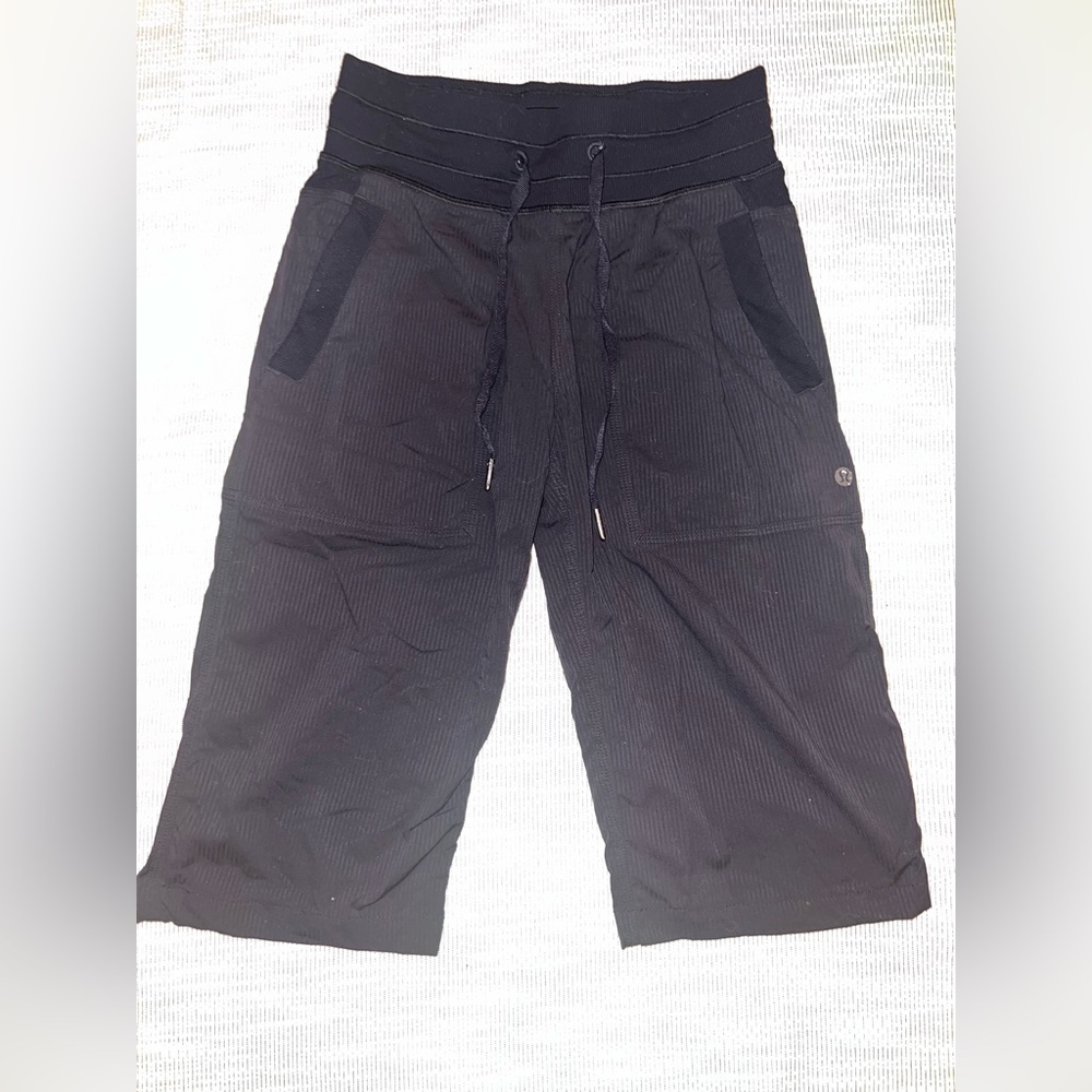 Lululemon Dance Studio Pants | Size 2‎ |Cropped with a 14" inseam